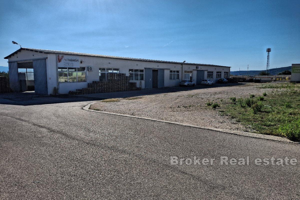 Terreno edificabile con magazzino in ottima posizione