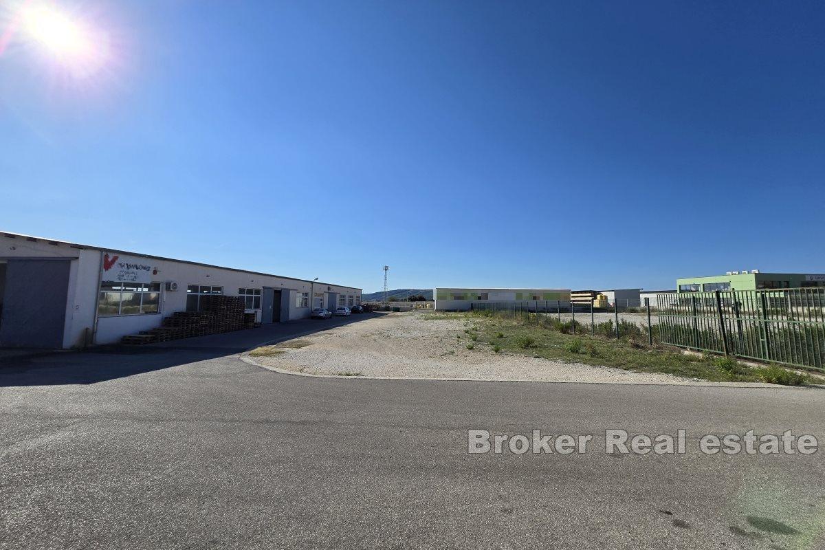 Terreno edificabile con magazzino in ottima posizione