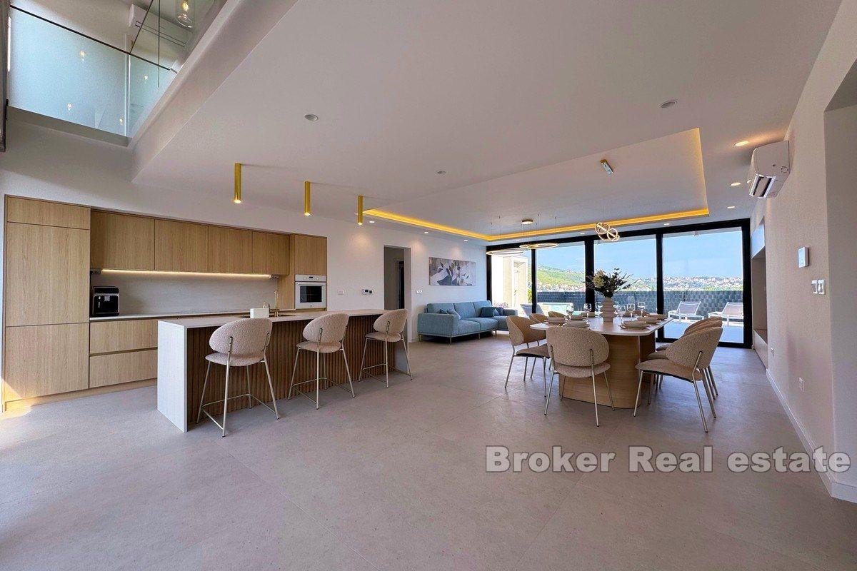 Nowoczesna, nowo wybudowana willa z basenem