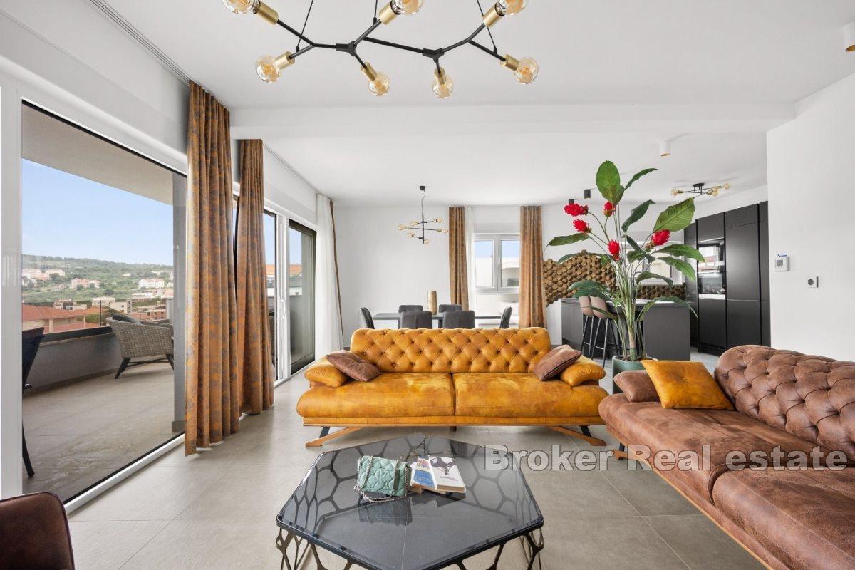 001-2031-148-Ciovo-Luxury-penthouse-with-pool-and-a-sea-view-for-rent