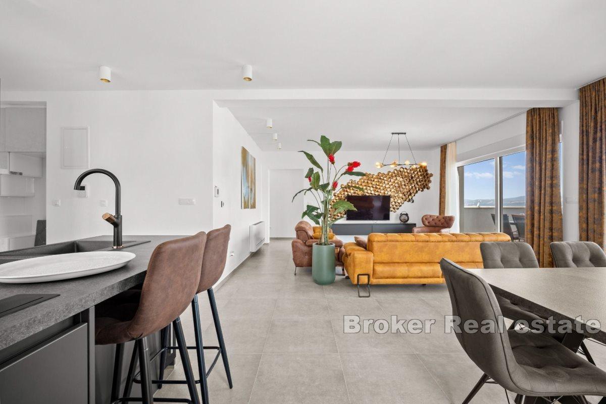 Luxuriöses Penthouse mit Pool und wunderschönem Meerblick