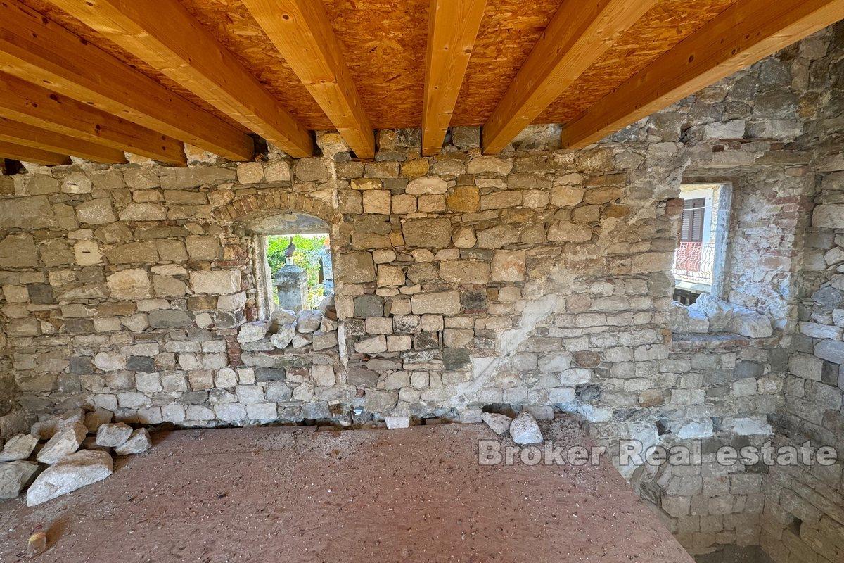 Indigenous Mediterranean house for renovation