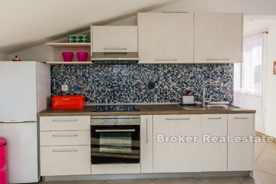 Villa with a pool in beautiful natural surroundings