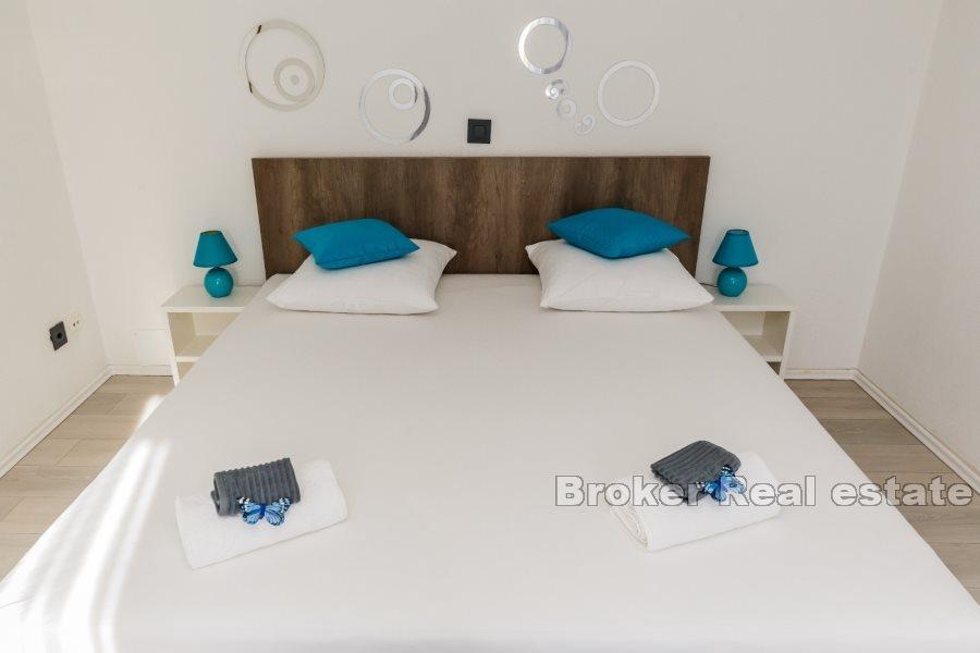 Villa with a pool in beautiful natural surroundings