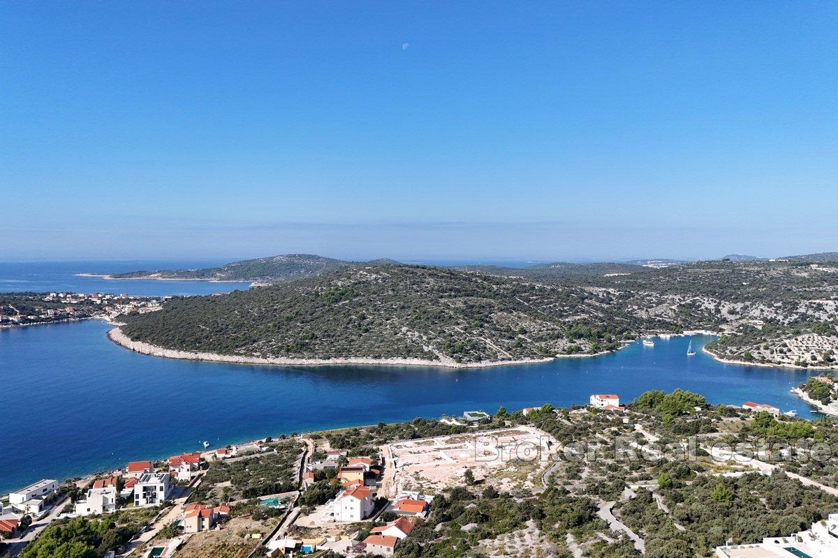 Jedinstveno građevinsko zemljište s panoramskim pogledom na more