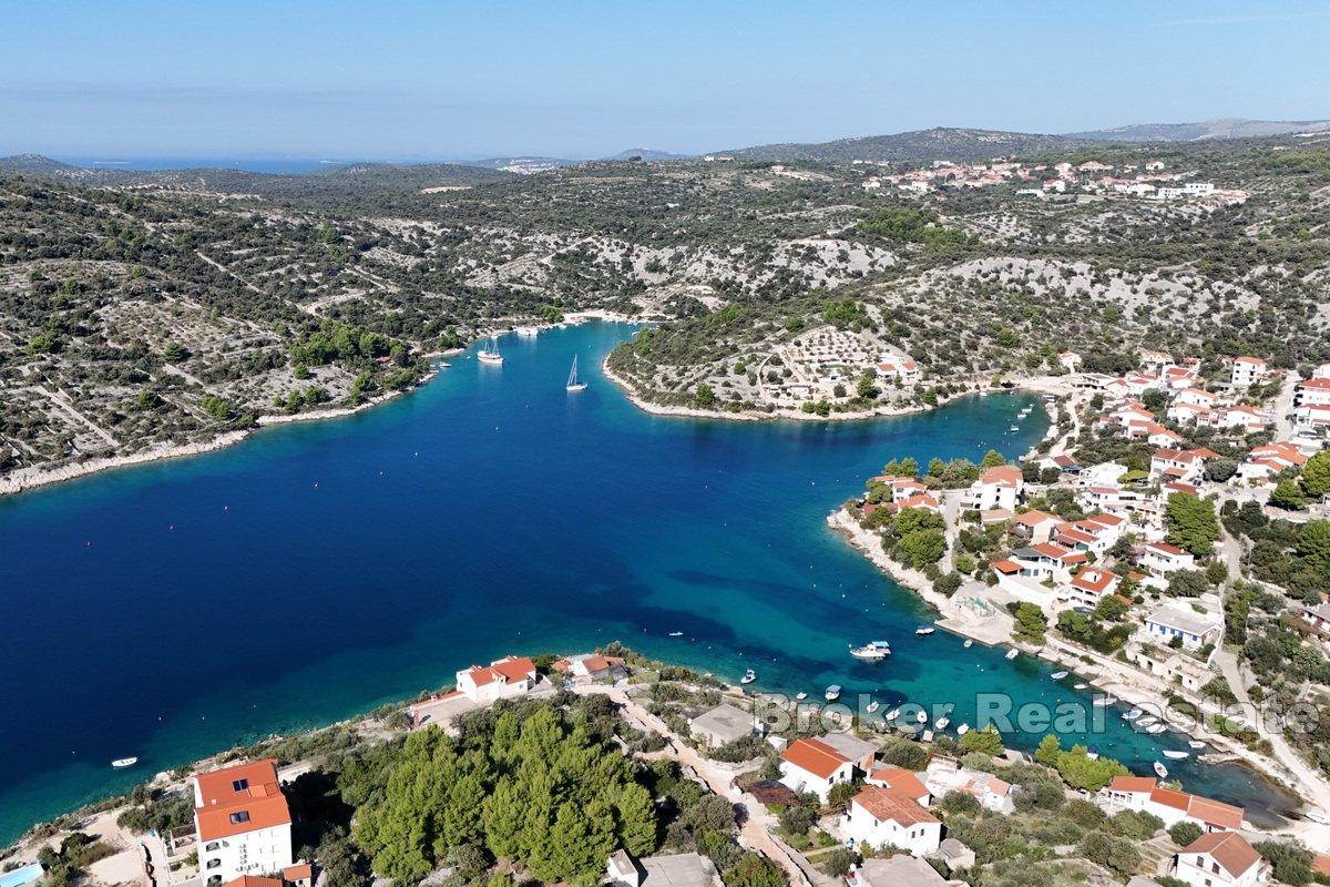 A unique building plot with a panoramic view of the sea