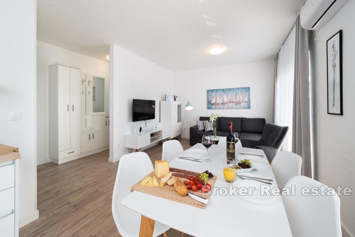 Piękny apartament w pierwszym rzędzie od morza