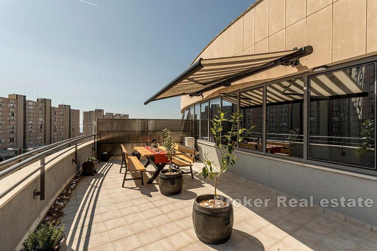 Beautiful apartment with a spacious terrace in a prime location