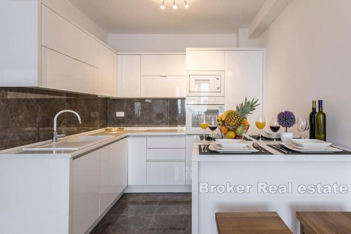 Piękny apartament z przestronnym tarasem w doskonałej lokalizacji