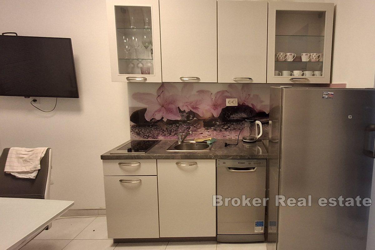 Baugrundstück mit drei Wohnungen in erster Reihe zum Meer