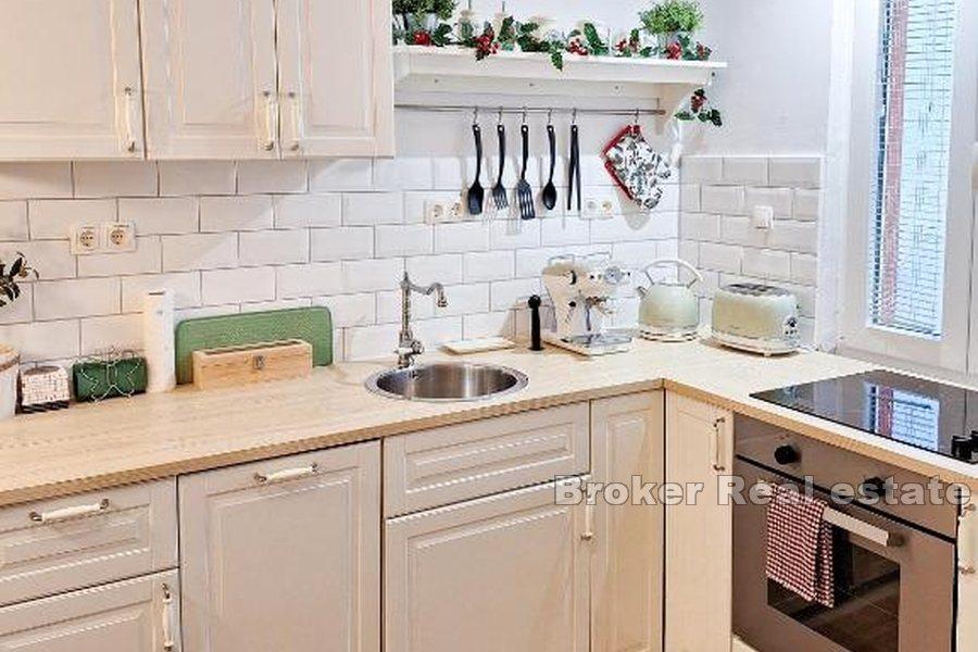 Appartement dans une maison traditionnelle méditerranéenne en pierre