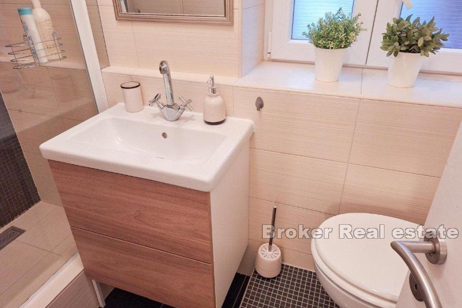 Appartement dans une maison traditionnelle méditerranéenne en pierre