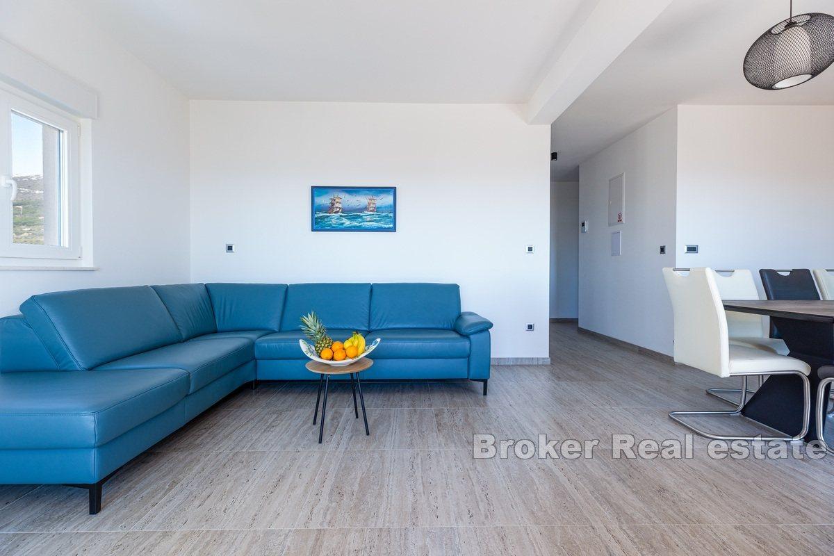 Luksusowa willa z basenem i widokiem na otwarte morze