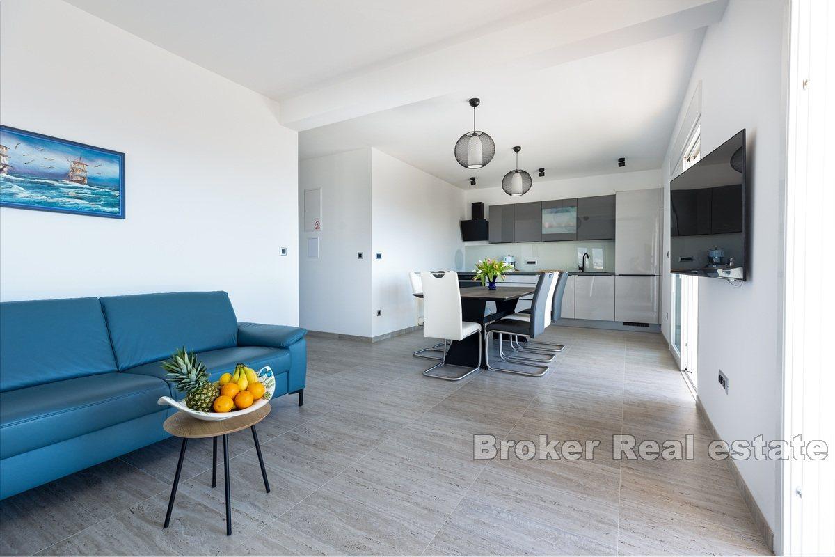 Luksusowa willa z basenem i widokiem na otwarte morze