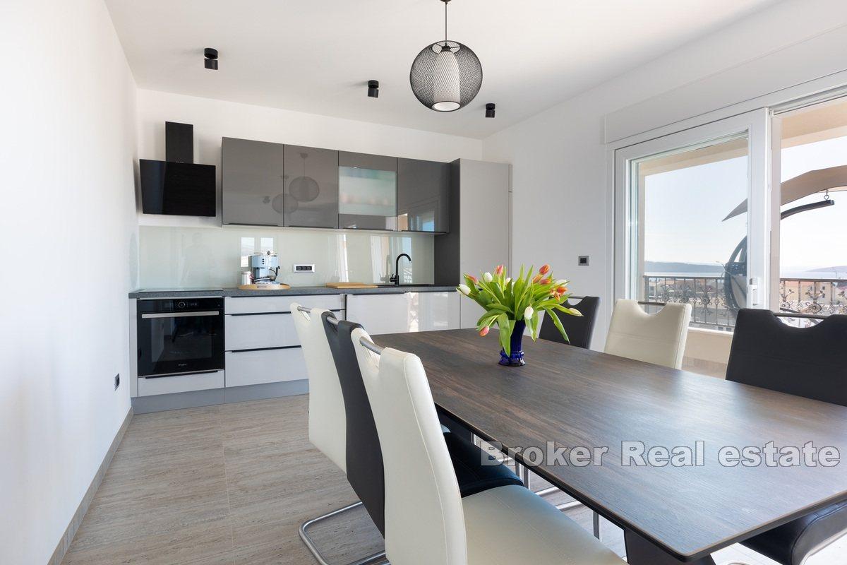 Luksusowa willa z basenem i widokiem na otwarte morze