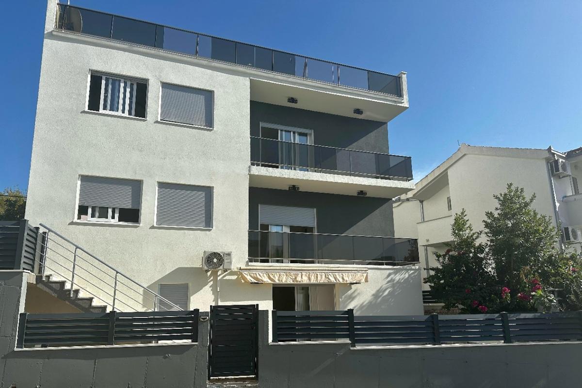 Krásný dům s bazénem a nádherným výhledem na moře