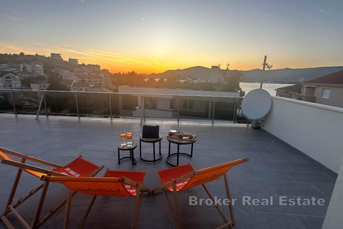 Piękny dom z basenem i spektakularnym widokiem na morze