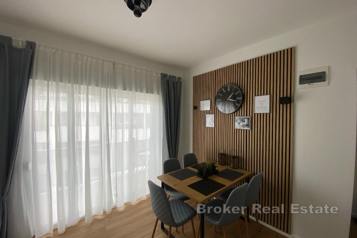 Vakkert hus med basseng og spektakulær havutsikt