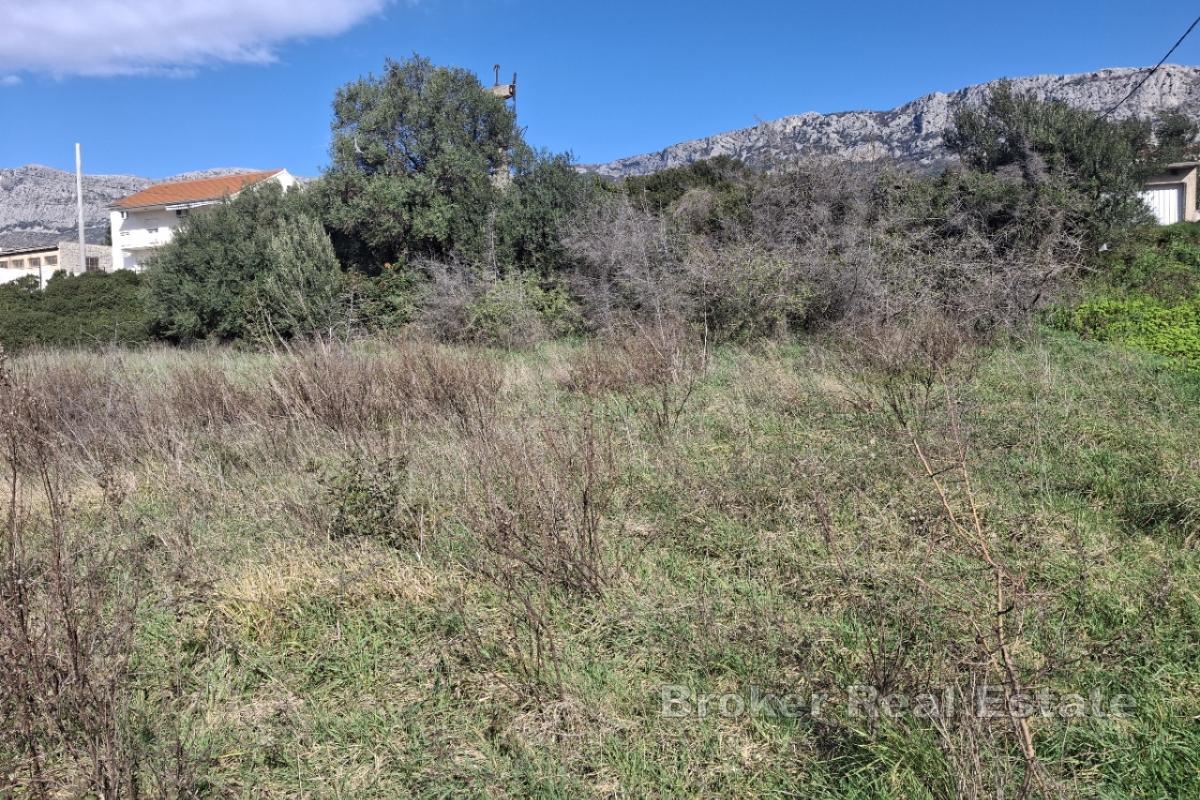 Terreno edificabile vicino alla strada principale