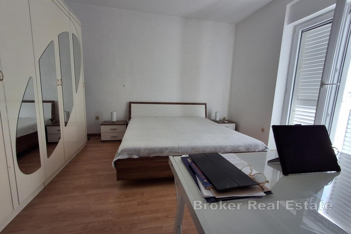 Двухквартирный семейный дом в исключительном месте в Каштеле