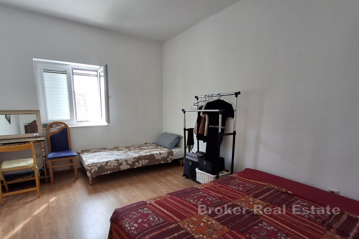 Двухквартирный семейный дом в исключительном месте в Каштеле