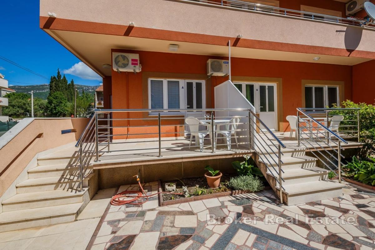 Immeuble en deuxième rangée de la mer à Kaštela