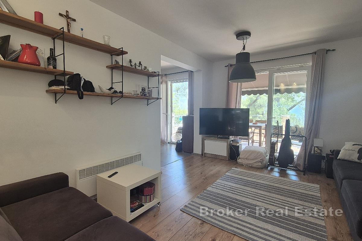 Vakker villa med basseng og åpen havutsikt på øya Hvar