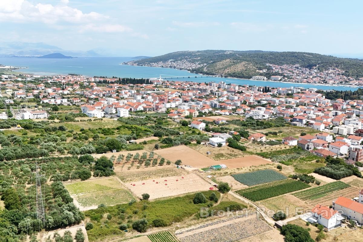 Baugrundstück in hervorragender Lage nahe dem Zentrum von Trogir