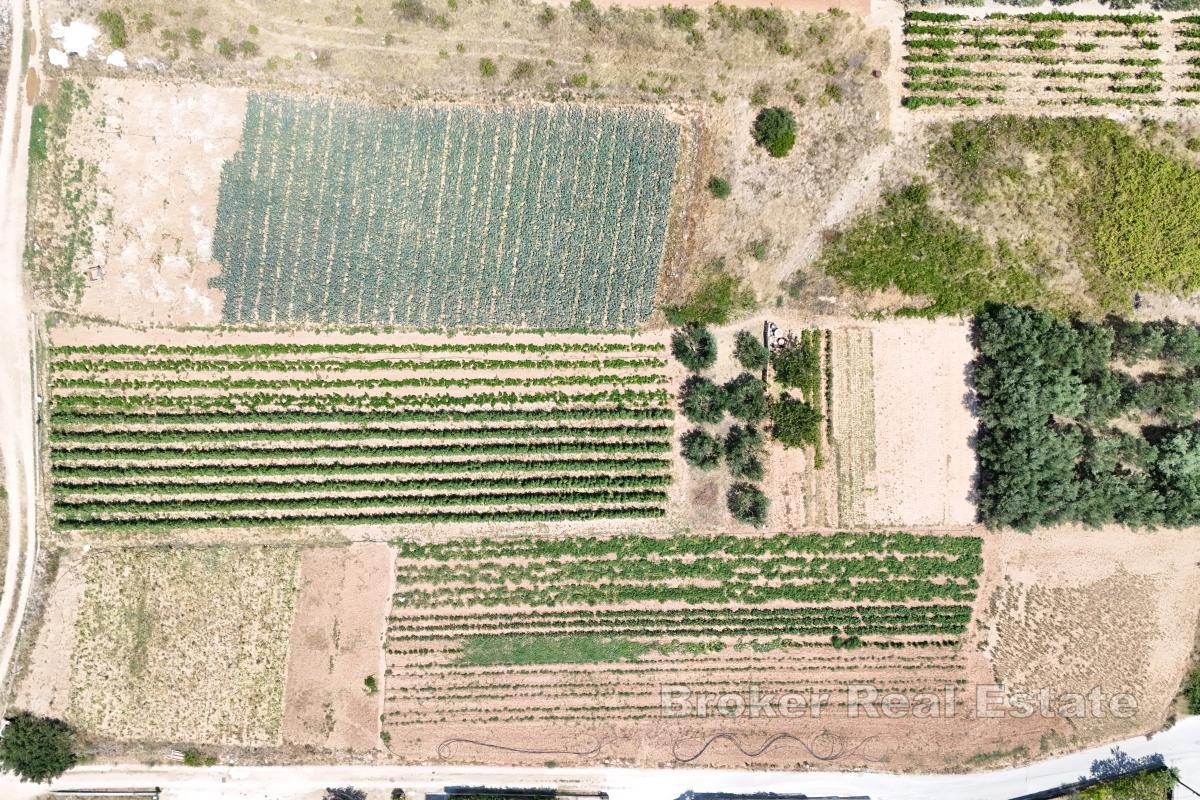 Baugrundstück in hervorragender Lage nahe dem Zentrum von Trogir