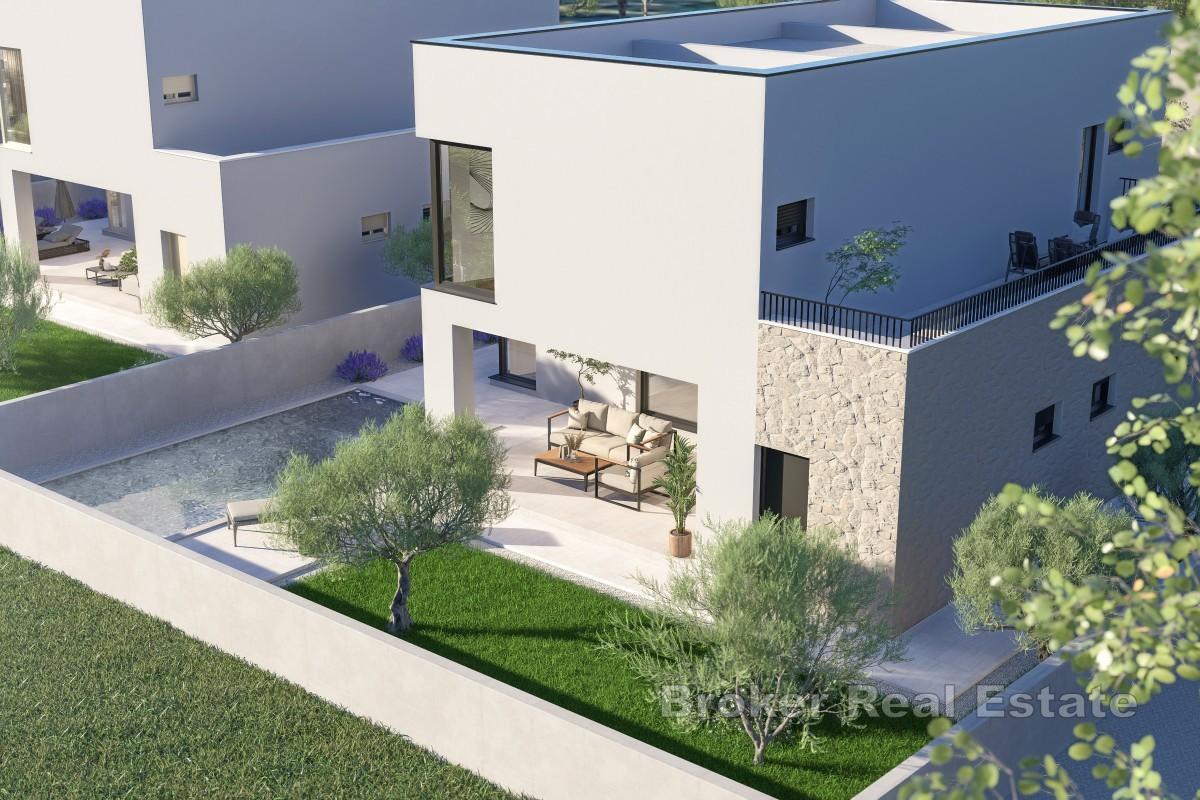 Modern villa med panoramautsikt över havet