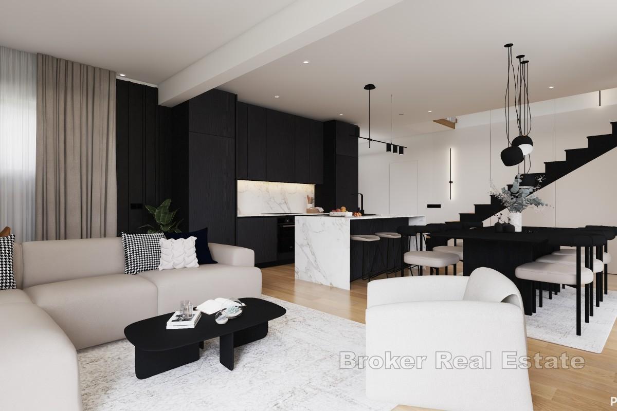 Modern villa med panoramautsikt över havet