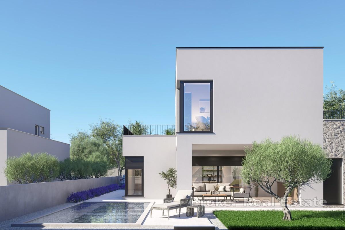 Moderne villa med panoramautsikt over havet