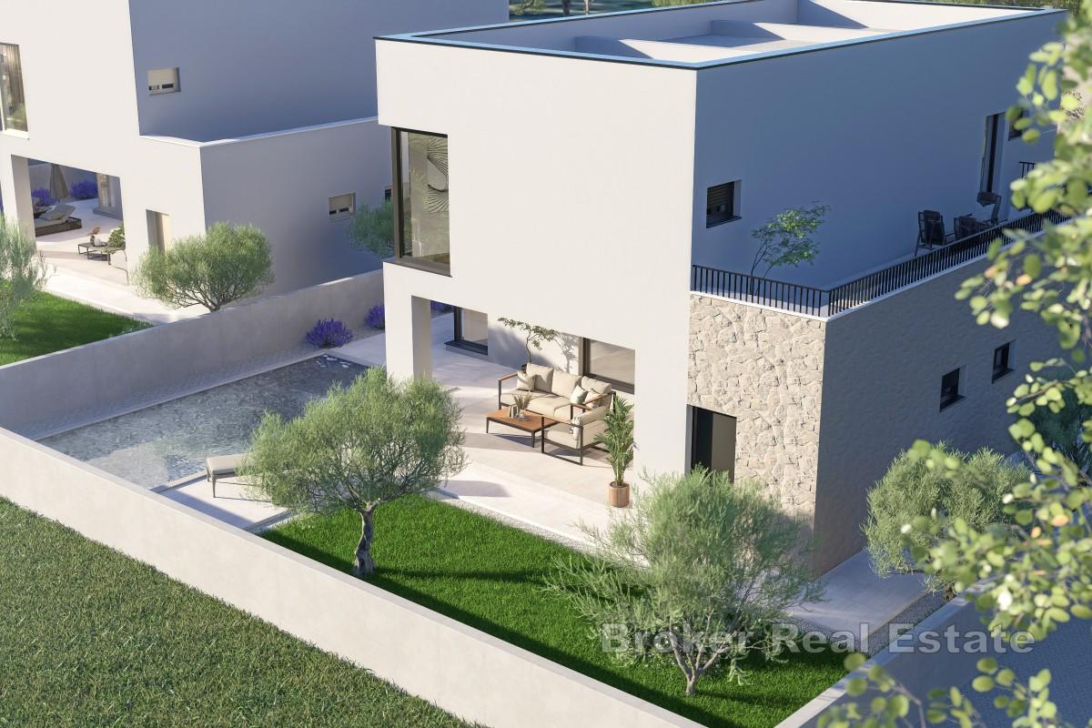 Modern villa med panoramautsikt över havet