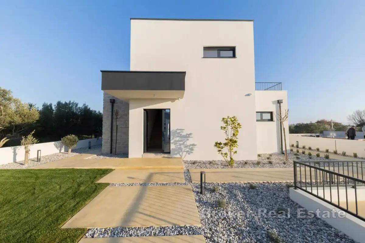Moderní vila s panoramatickým výhledem na moře