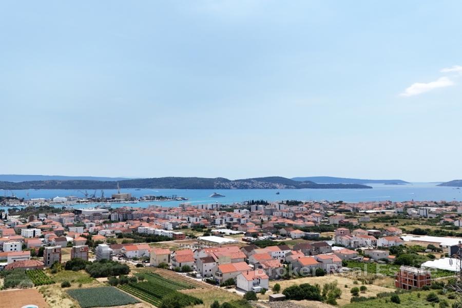 Terrain constructible près du centre de Trogir