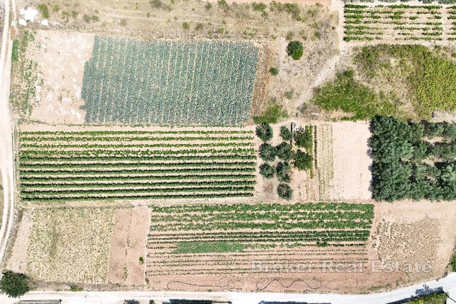 Terrain constructible près du centre de Trogir