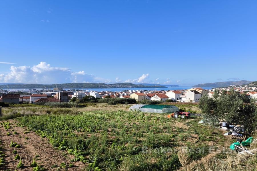 Terrain constructible près du centre de Trogir
