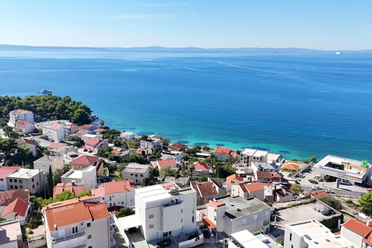 001-2031-208-Split-area-Modern-villa-with-infinity-pool-for-sale