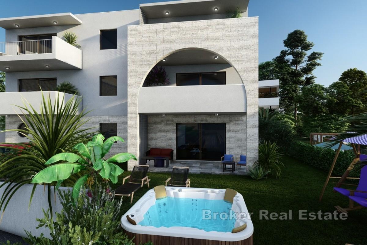 Apartament w nowym budynku na wyspie Ciovo z widokiem na morze