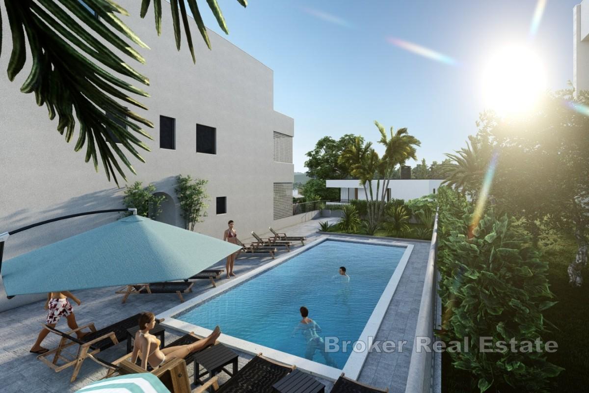 Appartement dans un immeuble neuf à Ciovo avec vue sur la mer