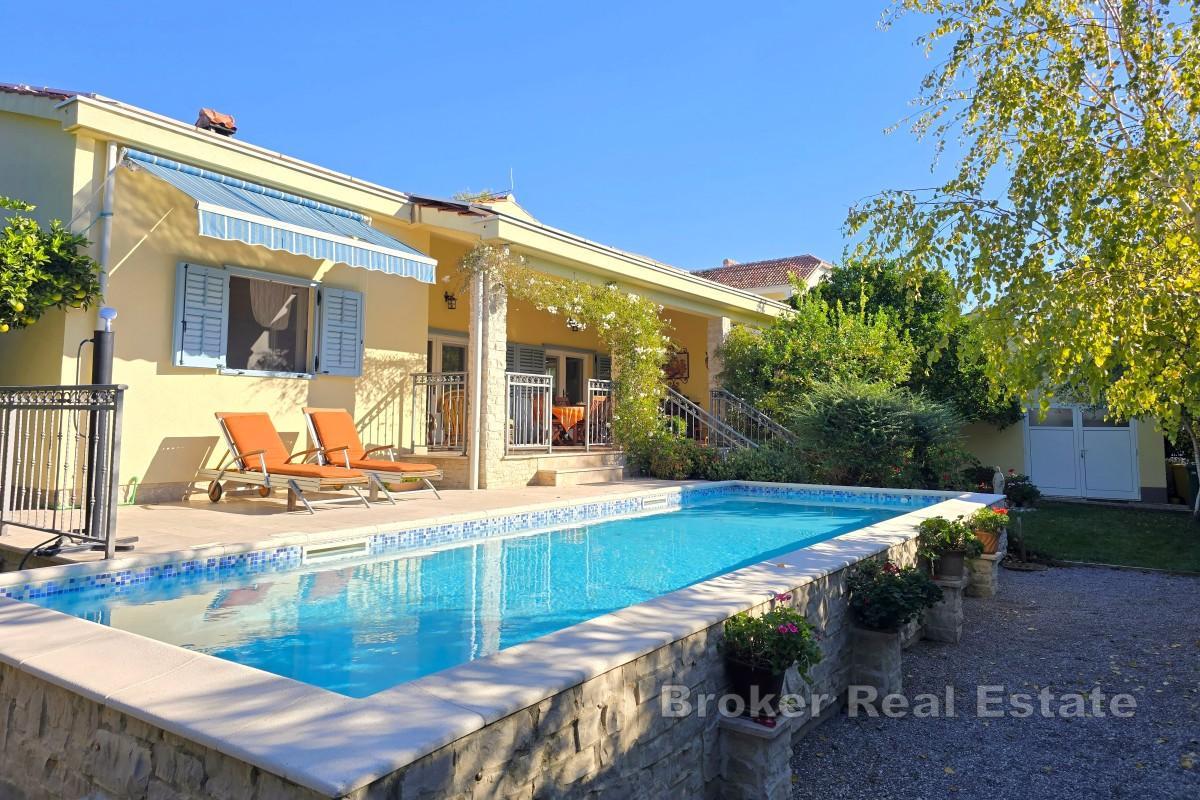 Luksuzna Mediteranska vila s bazenom