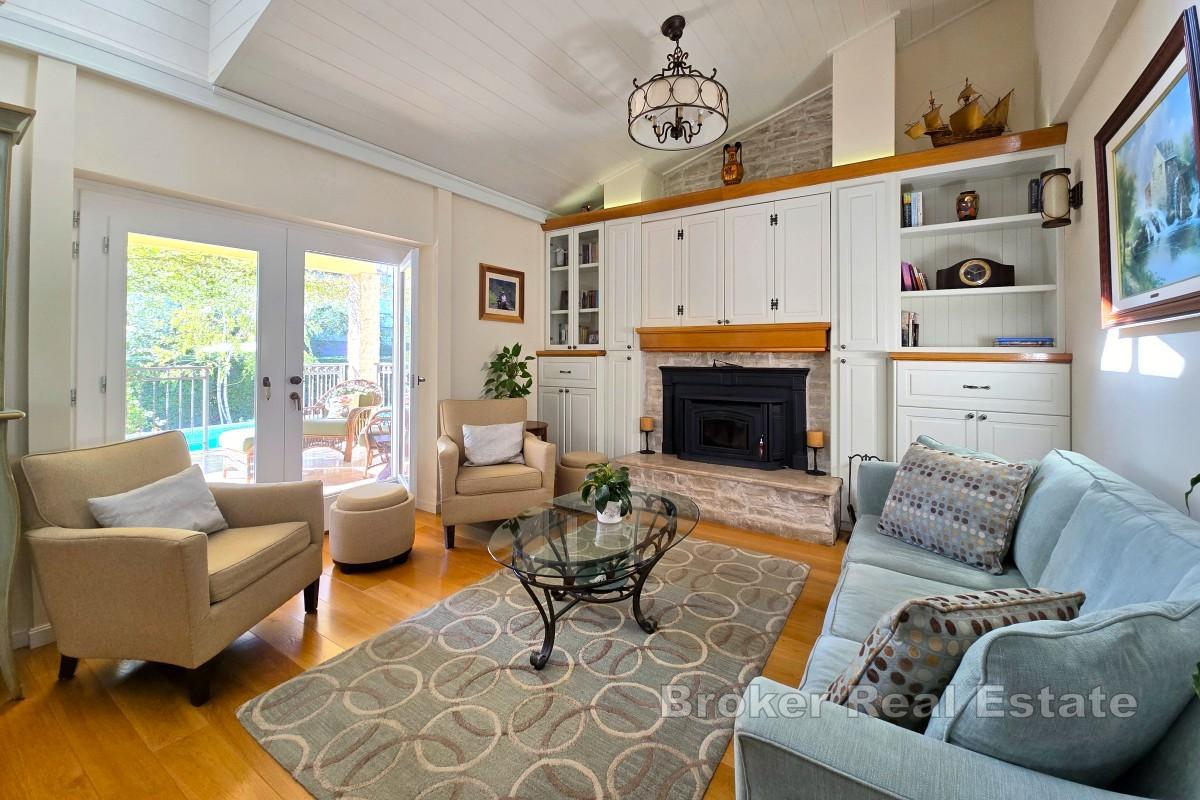 Luksuriøs middelhavsvilla med basseng