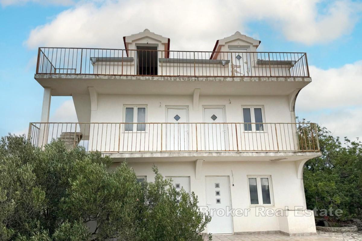 Haus mit Meerblick zur Renovierung