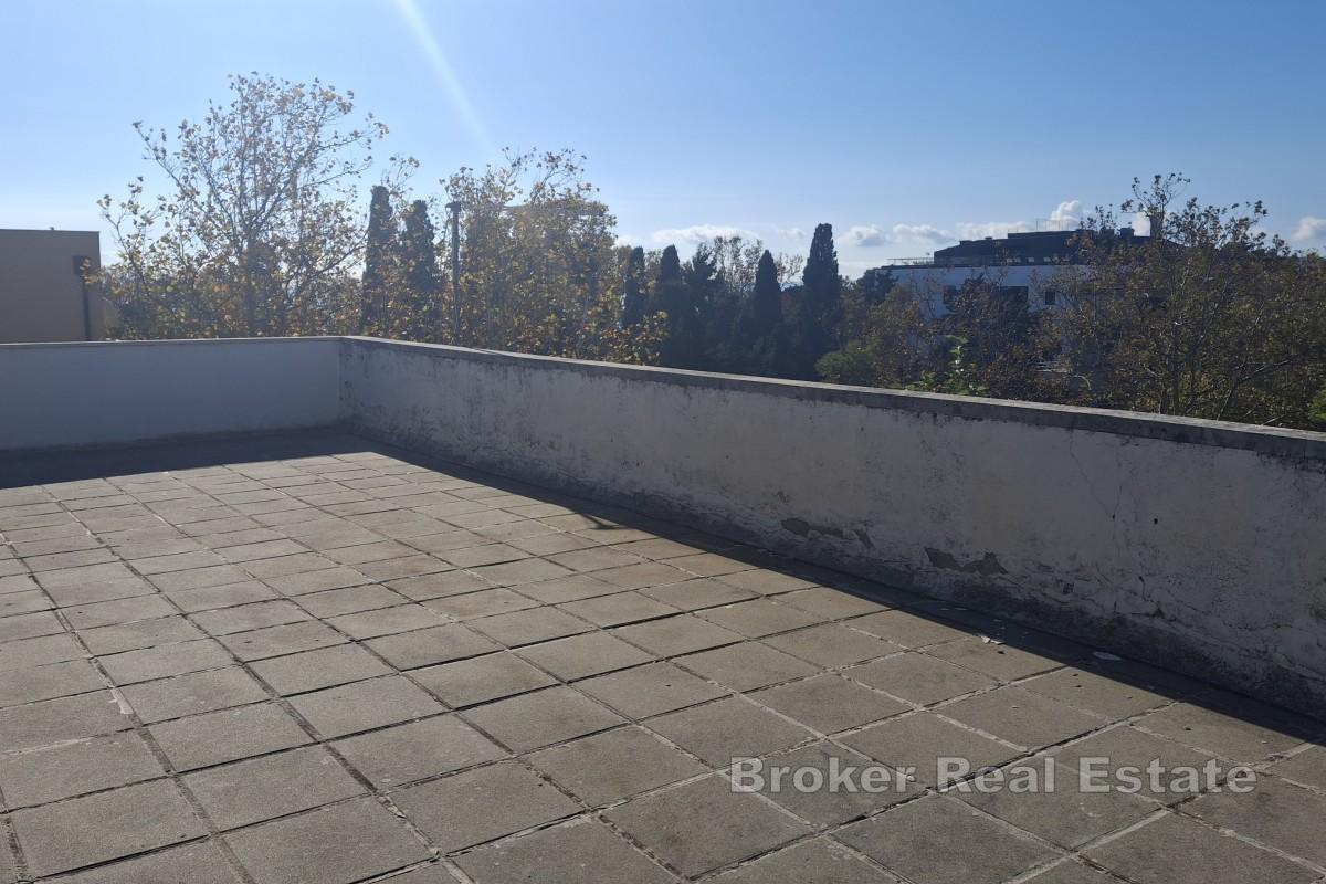 Apartment mit Parkplatz – Bačvice, 100 m vom Strand entfernt