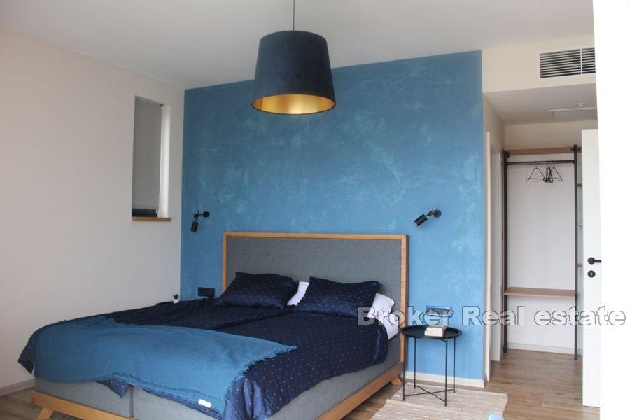 Vila s bazenom i otvorenim pogledom na more