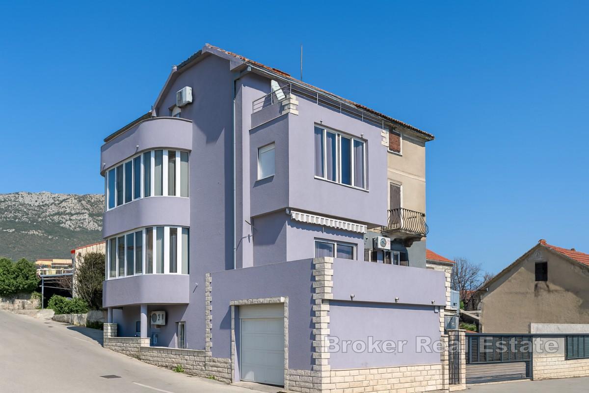 Casa bifamiliare con vista mare