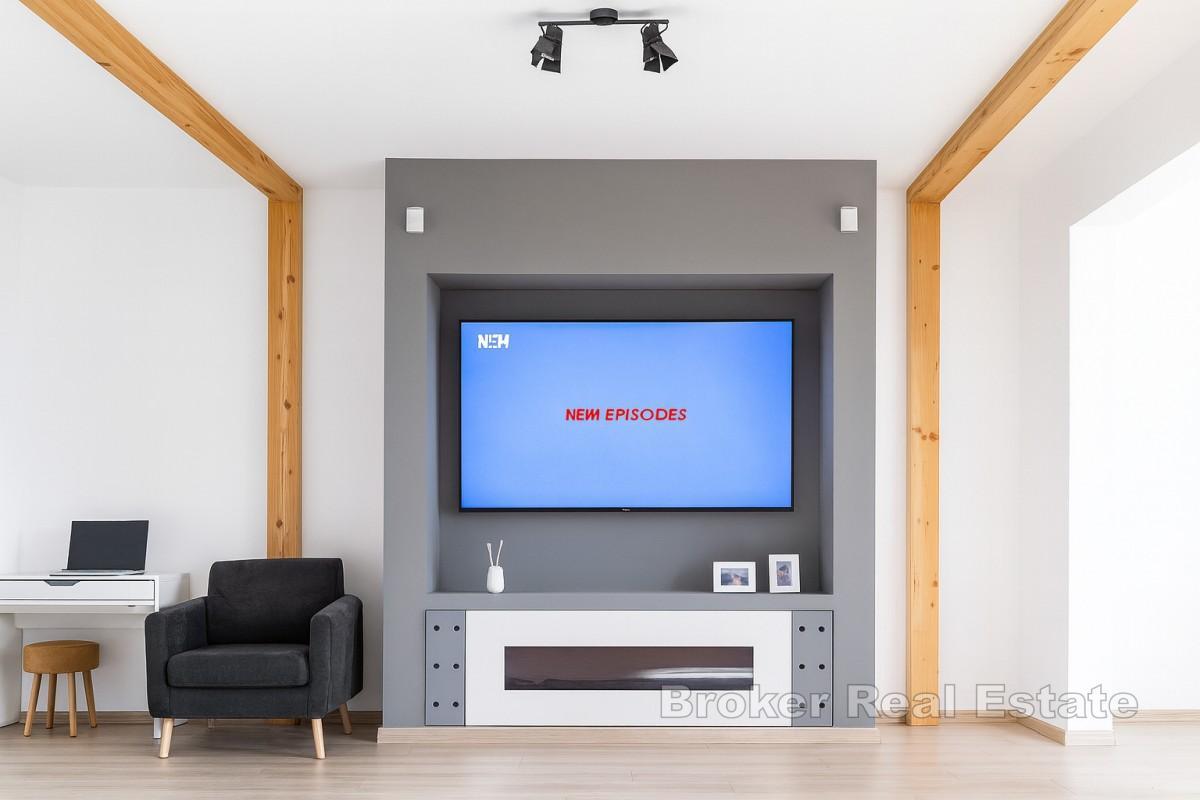 Dvojna kuća s pogledom na more