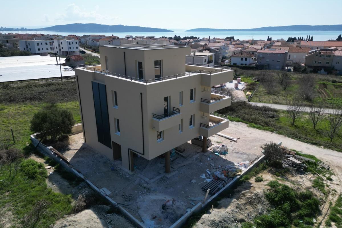 001-2031-223-Kastel-Luksic-Penthouse-with-open-sea-view-sale