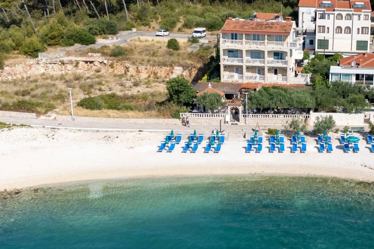 001-2031-224-trogir-hotel-first-row-to-the-sea-for-sale