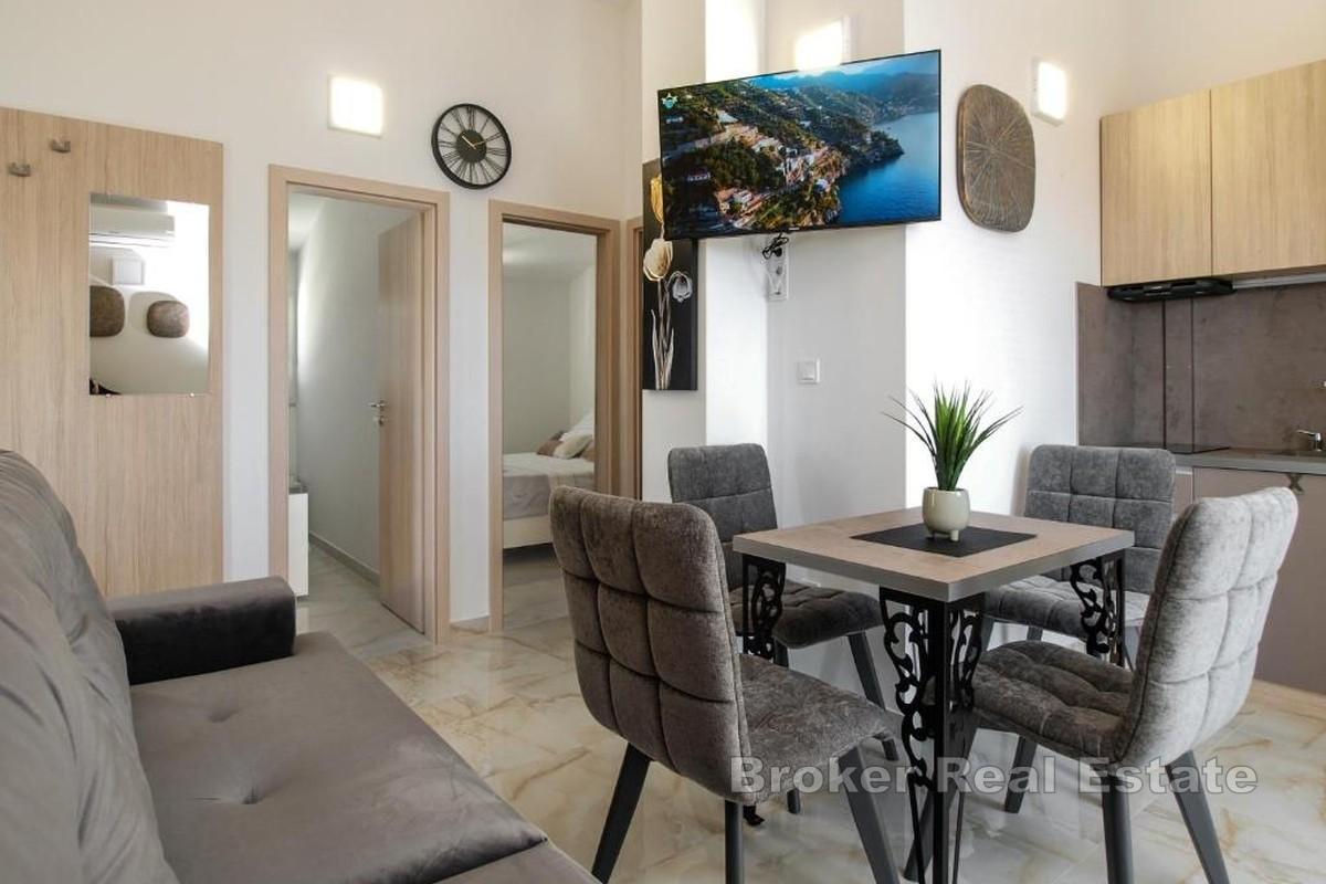 Immeuble d'appartements avec vue imprenable sur la mer